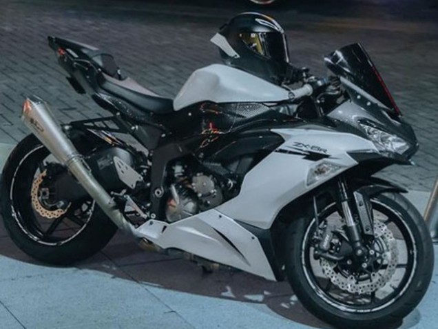 Carena Moto Kawasaki ZX6R 2019-2022 - Bianco Nero Fibra di Carbonio