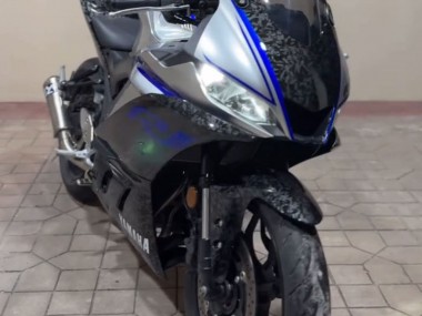 Carena Moto Yamaha YZF R3/R25 2022-2024 - Marmo Nero Argento Blu Forgiato Fibra di Carbonio Stile Fabbrica