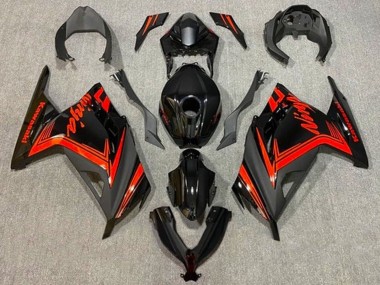 Carena Moto Kawasaki EX300 2013-2024 - Nero Lucido Nero Opaco Rosso Fabbrica