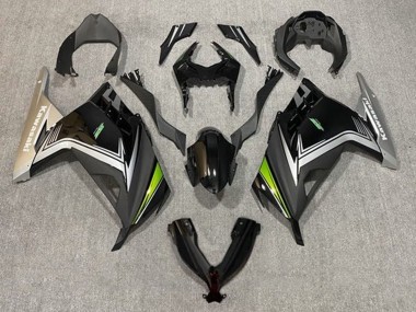 Carena Moto Kawasaki EX300 2013-2024 - Nero Lucido Nero Opaco Argento Verde Fabbrica